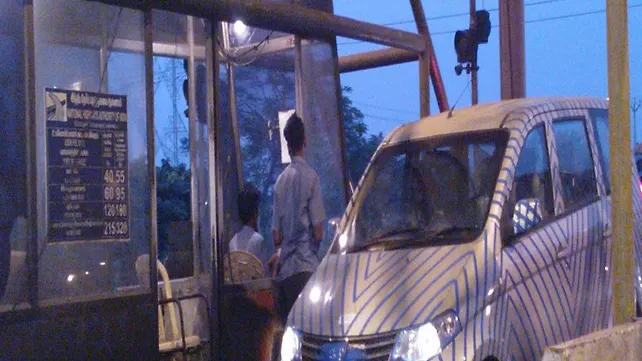 Chevrolet Enjoy spied testing near Chennai Chevrolet Enjoy spied testing near Chennai