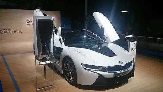 BMW i8 to be launched in India on February 18 BMW i8 to be launched in India on February 18