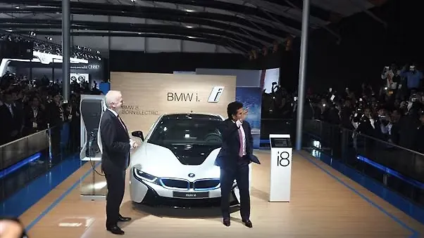 BMW i8 hybrid car unveiled by Sachin Tendulkar at 2014 Auto Expo BMW i8 hybrid car unveiled by Sachin Tendulkar at 2014 Auto Expo