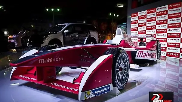 Mahindra unveils Formula E racer, XUV 500 Hybrid and Quanto AT Mahindra unveils Formula E racer, XUV 500 Hybrid and Quanto AT