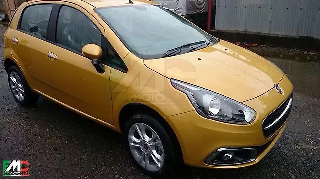 Fiat Punto facelift snapped undisguised in India Fiat Punto facelift snapped undisguised in India