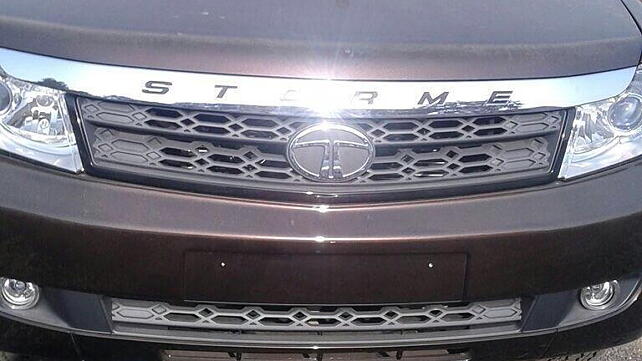 Tata Safari Storme facelift interior spied