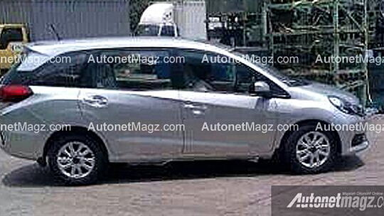 Production version of Honda Mobilio spied testing 