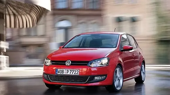 Volkswagen Polo now offered with dual airbags as standard equipment Volkswagen Polo now offered with dual airbags as standard equipment