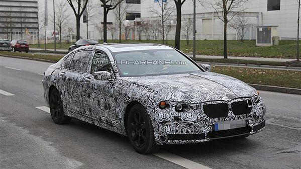 2015 BMW 7 Series spied wearing a new look