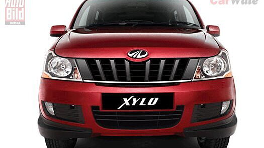 Mahindra & Mahindra sells 42104 units in May