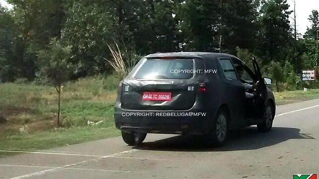 Maruti Suzuki S-Cross SX4 spotted testing in India