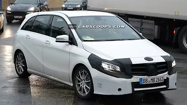 2015 Mercedes-Benz B-Class facelift spied 2015 Mercedes-Benz B-Class facelift spied