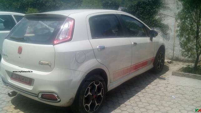 Fiat Punto Evo T-Jet spotted in a disguised avatar
