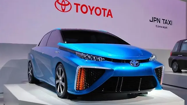Toyota reveals exterior, Japan price of fuel cell sedan Toyota reveals exterior, Japan price of fuel cell sedan