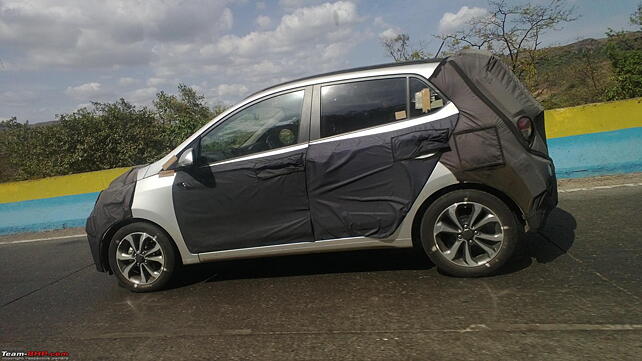 2013 Hyundai i10 spied on Mumbai-Pune Expressway