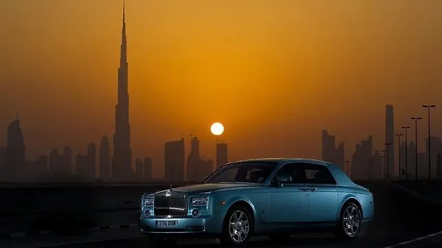 Rolls-Royce to go the plug-in hybrid way Rolls-Royce to go the plug-in hybrid way