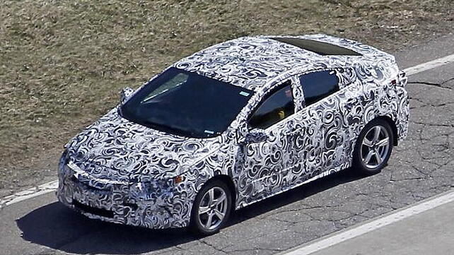 Second-generation Chevrolet Volt spied on test