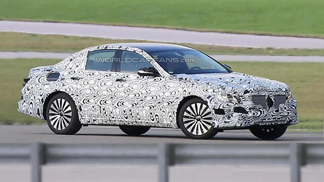 Next generation Mercedes-Benz E-Class spied