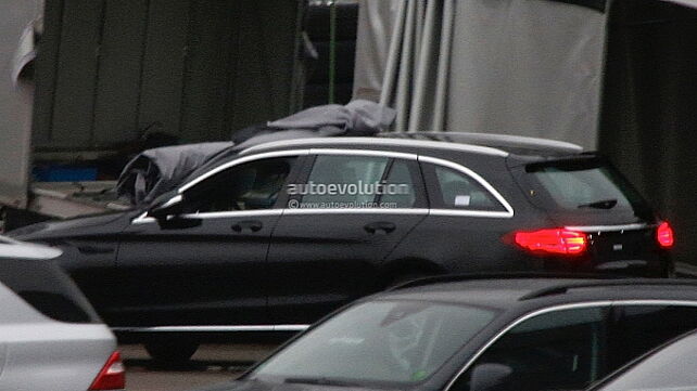 2015 Mercedes C-Class spied roaming the streets undisguised
