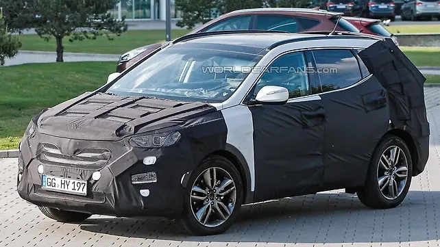 Hyundai Santa Fe facelift spotted testing Hyundai Santa Fe facelift spotted testing