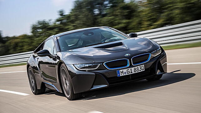 BMW i8 registers 450 bookings in the UK