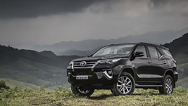 2016 Toyota Fortuner AT Vs Toyota Innova Crysta AT: Diesel autos compared