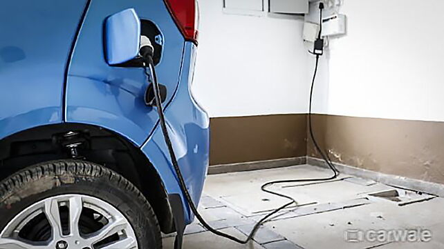 Indian Electric Vehicle industry witnesses 124 per cent growth this fiscal year