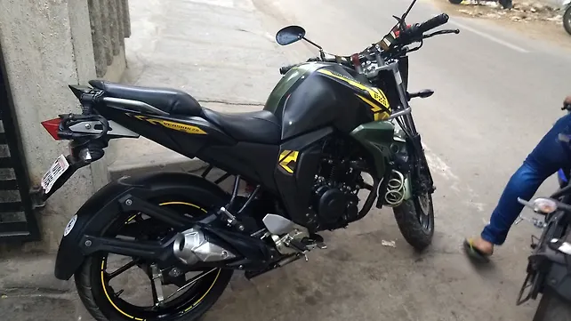 yamaha fz v 2.0 on road price