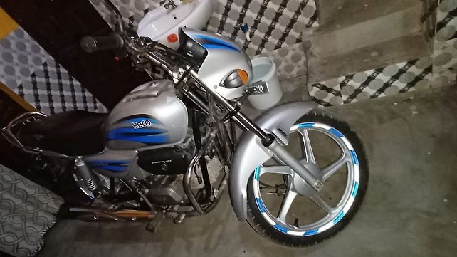 hero splendor plus self start drum brake alloy wheel color options