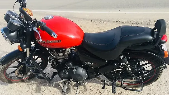 royal enfield thunderbird 500 fuel tank capacity