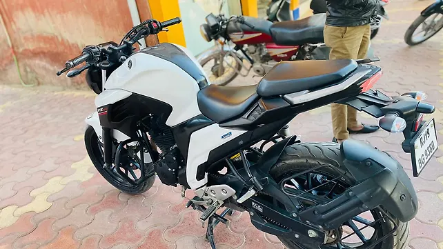 fz 250 bs6 specifications
