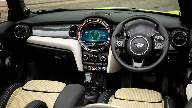 MINI Cooper Convertible Dashboard MINI Cooper Convertible Dashboard