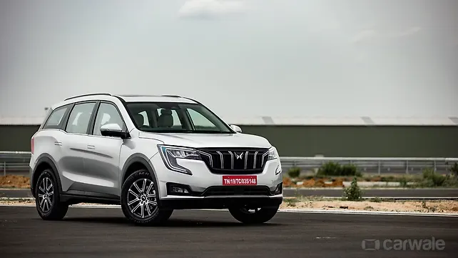 Mahindra XUV700 Right Front Three Quarter Mahindra XUV700 Right Front Three Quarter