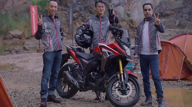 Honda NX200 action