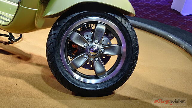 Vespa VXL 125 Front Wheel