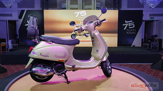 Vespa VXL 125 Right Side View