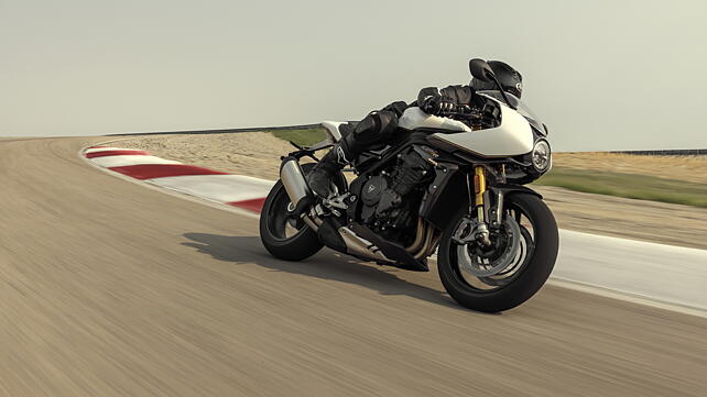 Triumph Speed Triple 1200RR Right Front Three Quarter