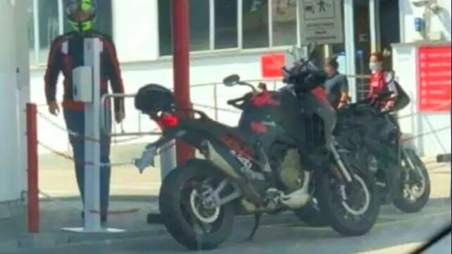 Ducati Streetfighter V2 spotted on test! 