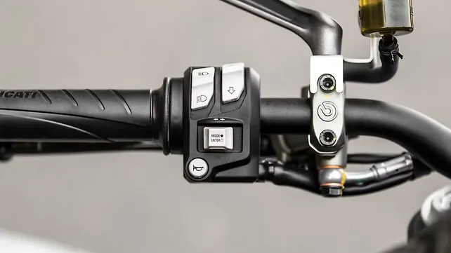 glamour bs6 360 view