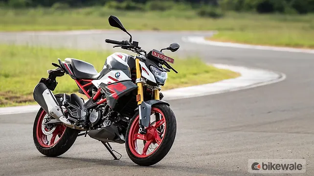 Hero Xtreme 160R Left Front Three Quarter