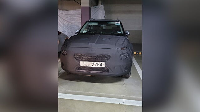 Hyundai Venue facelift in the works? Camouflaged car spied