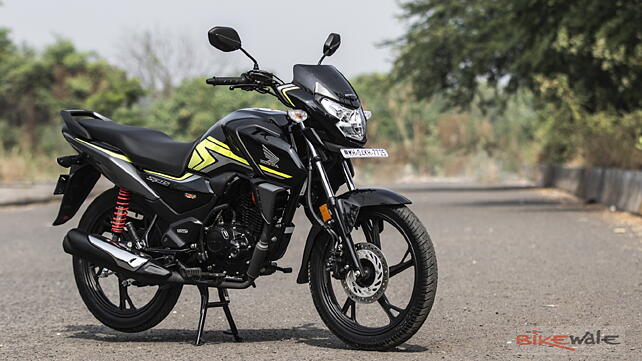 Bajaj Pulsar 150 Right Front Three Quarter