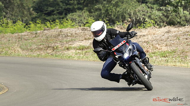 Bajaj Pulsar F250 action