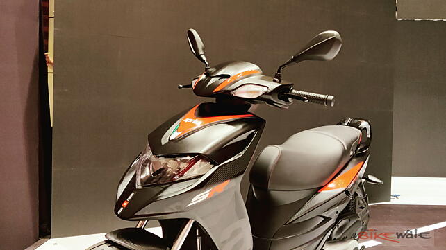 Aprilia SR 160 Left Side View