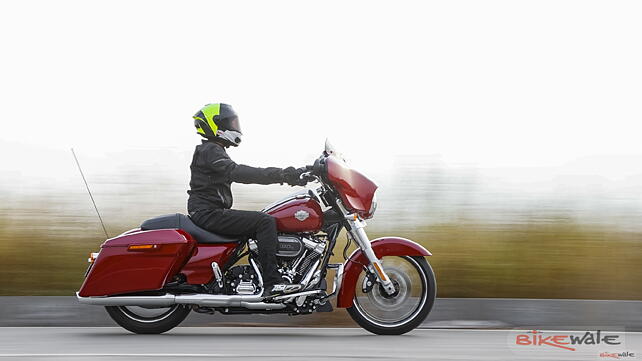 Harley-Davidson Street Glide Special action