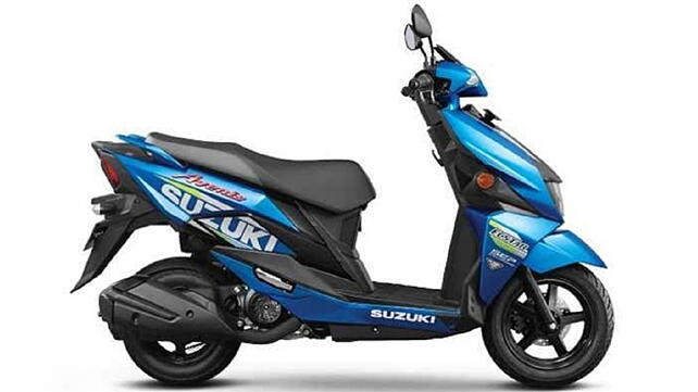 Suzuki Avenis 125 Right Side View