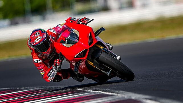 2022 Ducati Panigale V4 breaks cover; makes even more power!