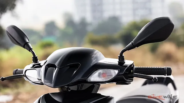 Aprilia SR 160 Front Turn Indicators