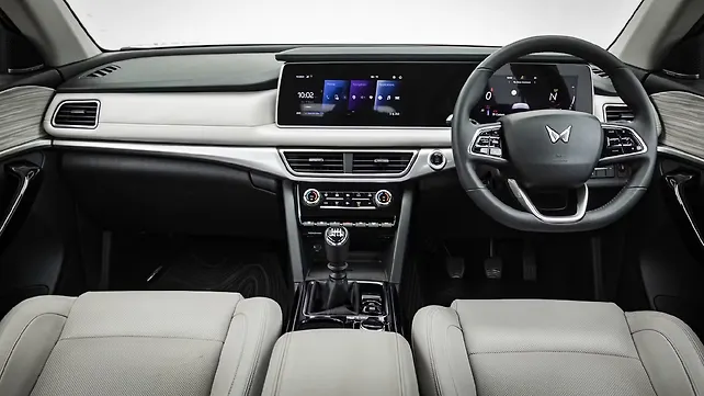 Mahindra XUV700 Dashboard