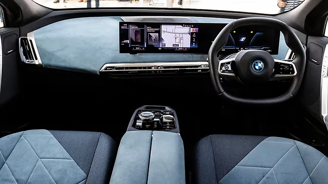 BMW iX Dashboard