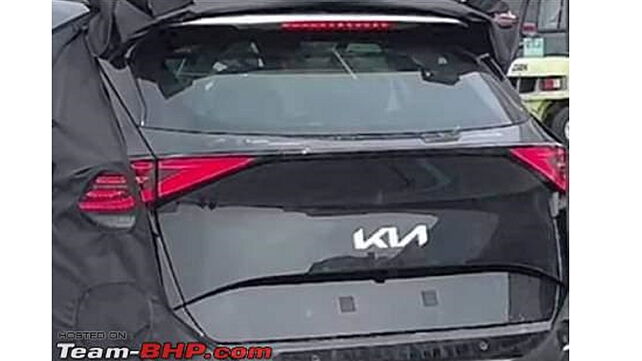 New Kia Carens rear design leaked ahead of debut?