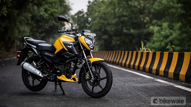 TVS Raider 125 Right Front Three Quarter