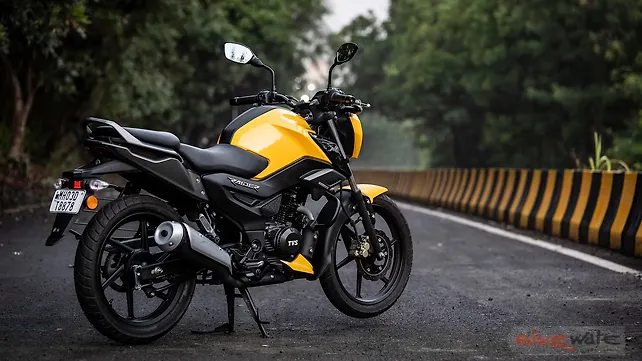 TVS Raider 125 Right Rear Three Quarter