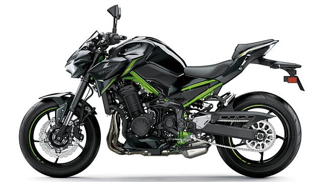 Kawasaki Z900 Left Side View